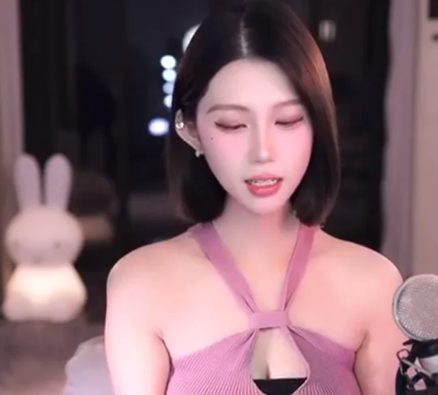2026世界杯投注登录入口-两位女主播互相爆料，各自都有黑人男友，亲密合照还被曝光